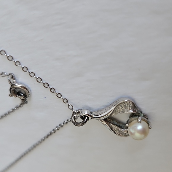 STERLING LEMODE Silver & Pearl Pendant on 15"L Necklace - Picture 3 of 7